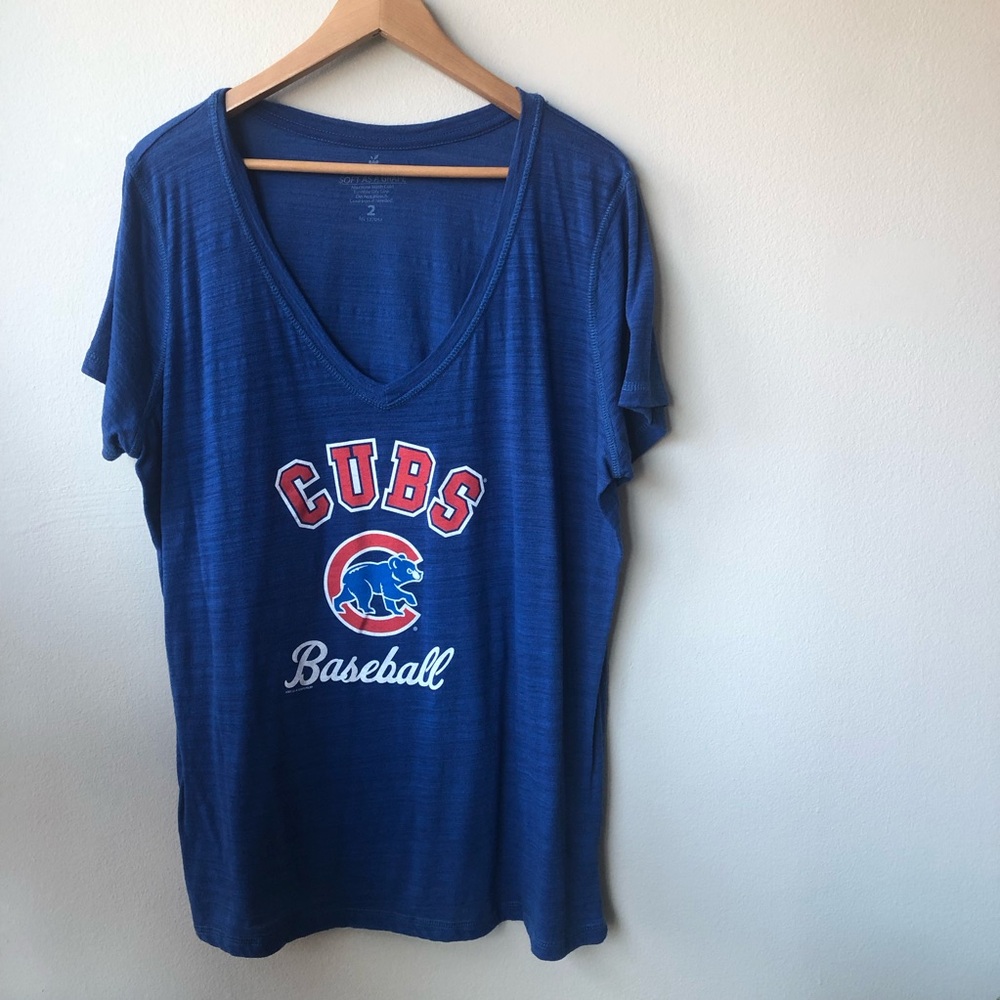 Chicago Cubs Baseball Women’s Blue V-Neck Short Sleeve T-Shirt. New without Tag - Picture 2 of 8